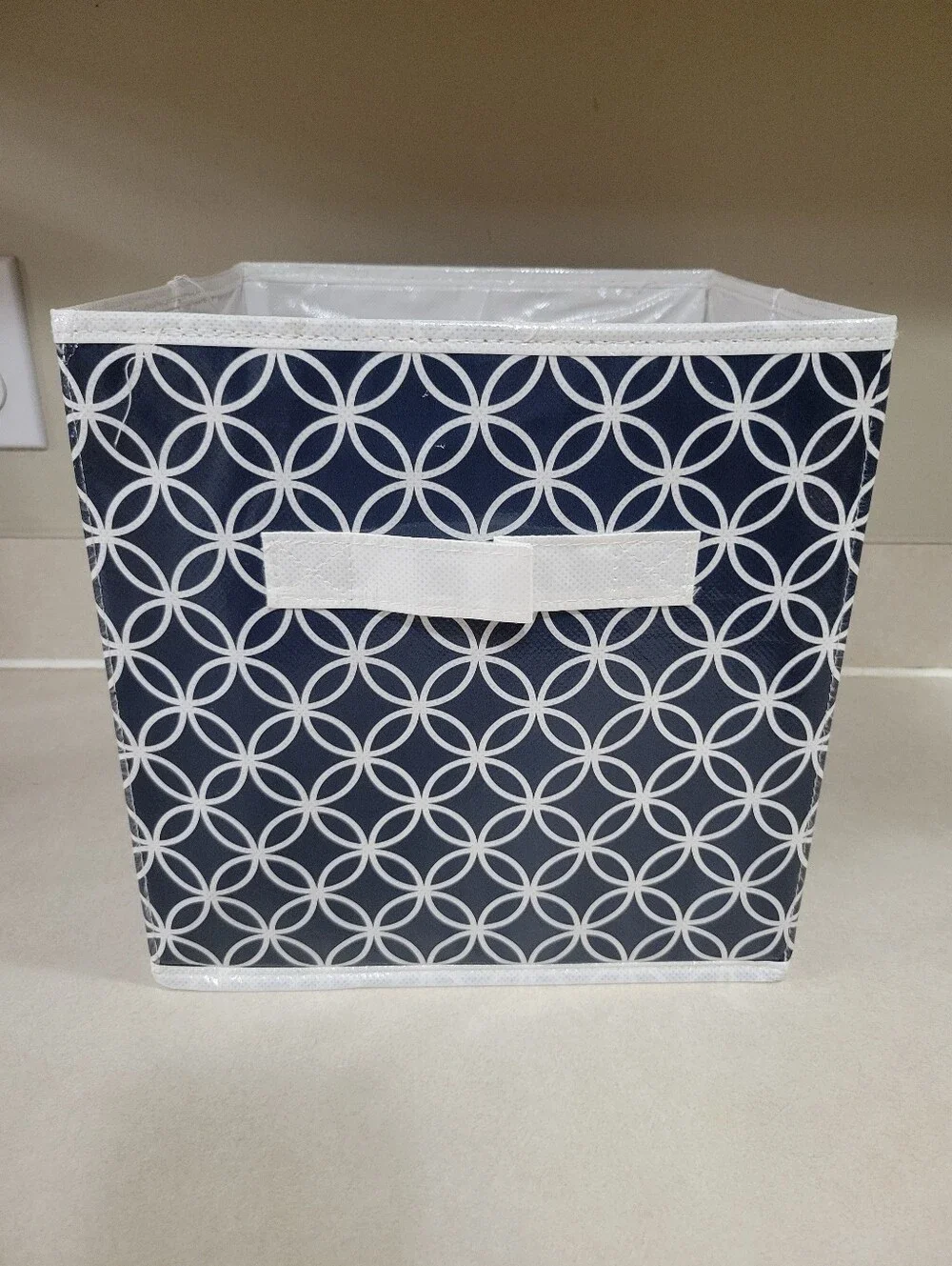 Wipeable Collapsible Storage Cube